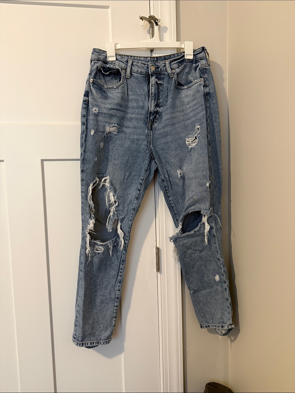 Distressed H&M High-Rise Blue Women’s Jeans